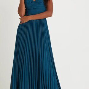 NWT - Lulu's Sensational Charmer Teal Blue Pleated Sleeveless Maxi Dress - M